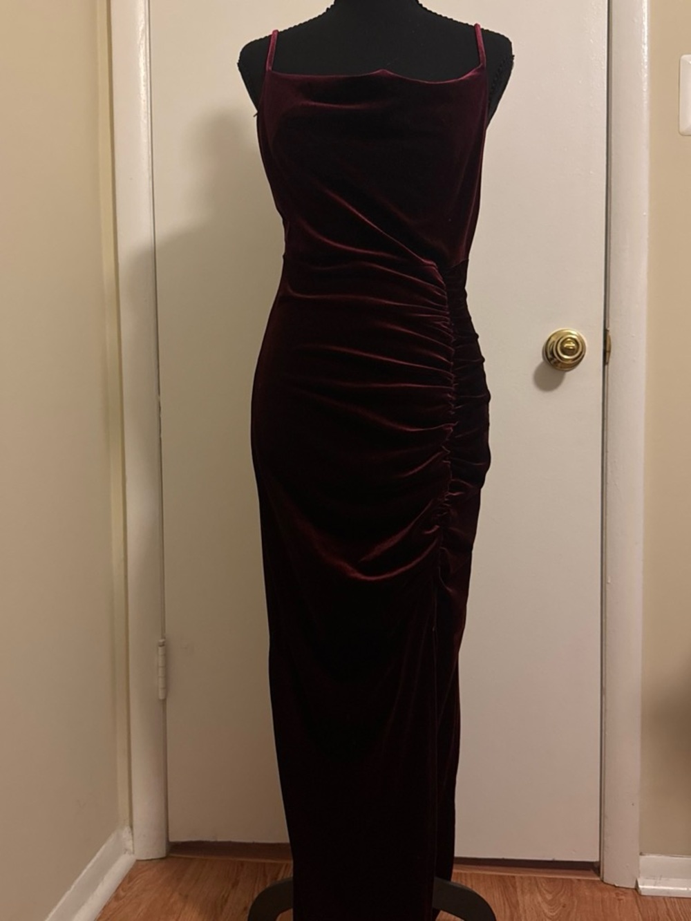 Liz & Sara Burgundy Velvet Ruched Maxi Dress Size L Cowl Neck High Slit